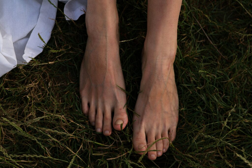 what is a hammer toe showing a diagram of the proximal interphalangeal joint bent upward representing hammer toe symptoms causes taping splint and treatment options