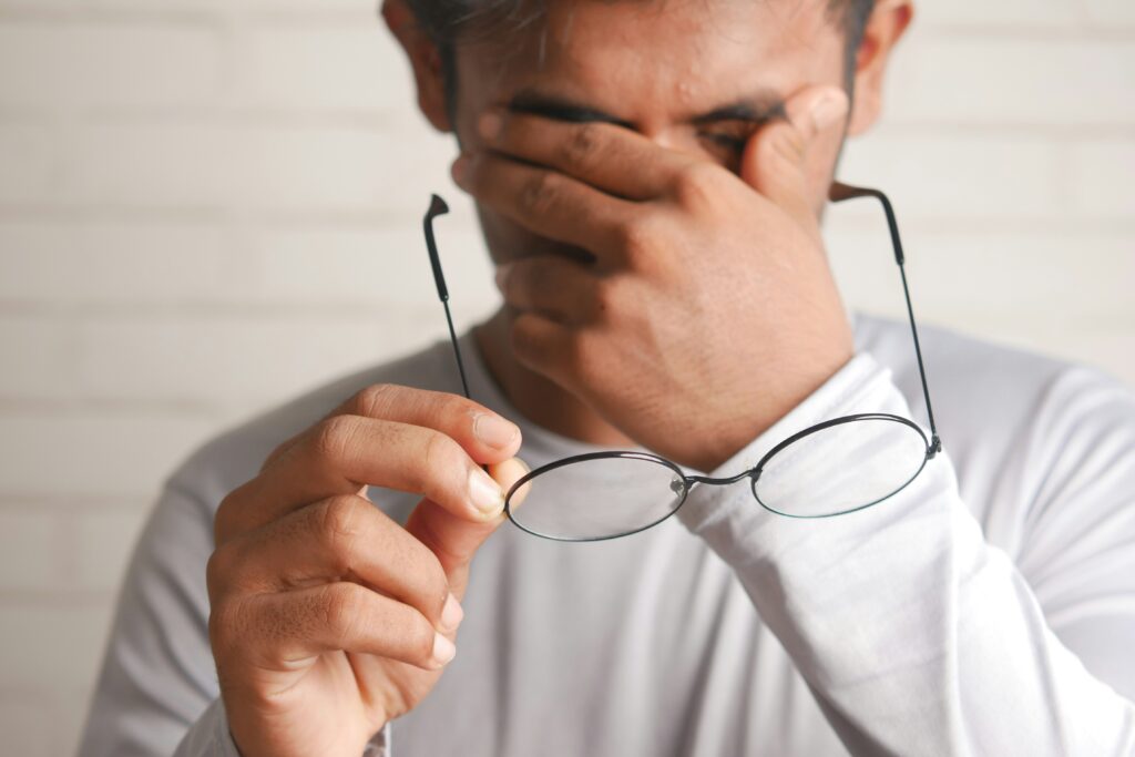 cold virus eye discharge