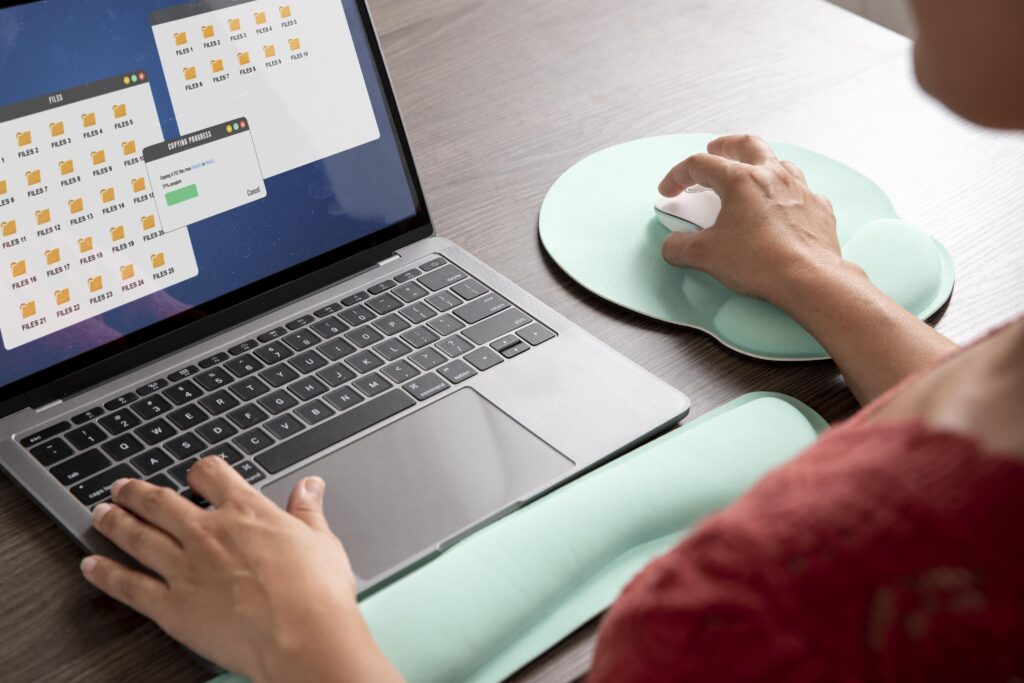 snipping tool chromebook screen capture shortcut keys shown on chrome os keyboard