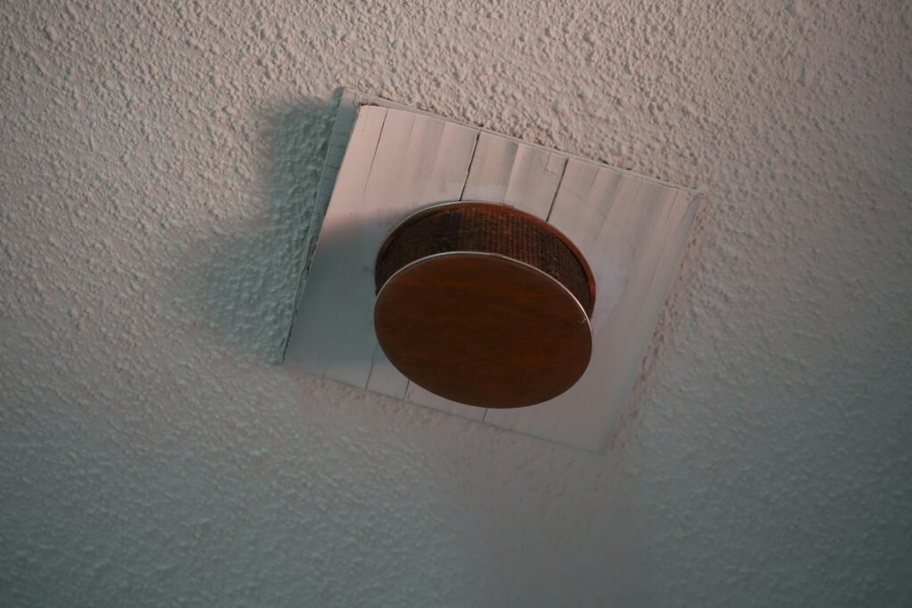 Smoke detector types guide Kidde First Alert hardwired photoelectric dual sensor representing kidde smoke alarm first alert smoke detector hardwired smoke detector photoelectric dual sensor types guide replace old smoke detector