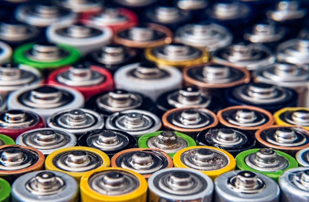 1.5V battery guide showing AA D battery sizes voltage dimensions representing 1.5 v battery aa battery voltage d battery voltage aa battery dimensions battery sizes chart guide